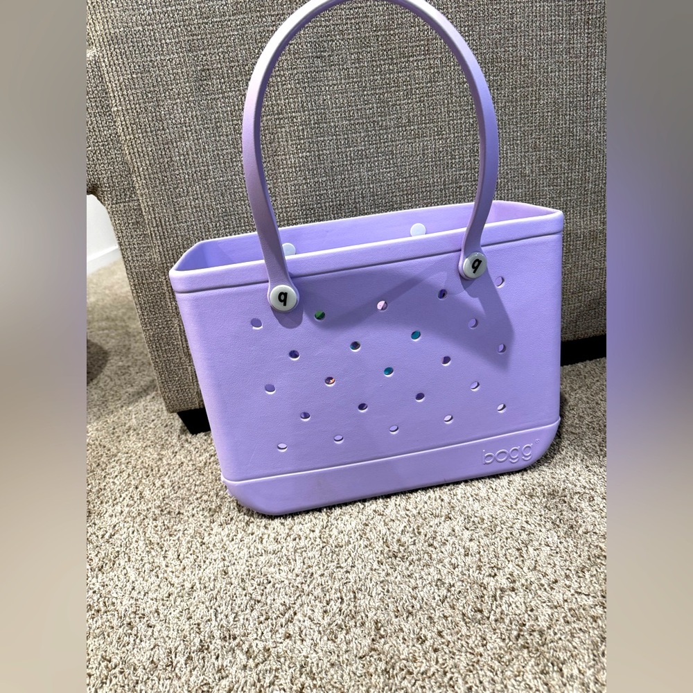 Original Bogg bag- large size in lilac- gently used